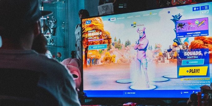 Las consolas de nueva generación ofrecen mejor rendimiento y calidad, pero los jugadores deben elegir. (Unsplash)