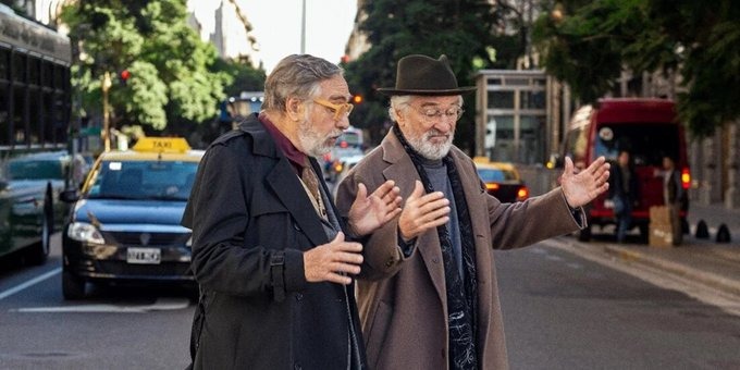 Desde el icónico Obelisco, Manuel y Vincent inician un recorrido que los lleva a comparar este monumento porteño con su homólogo en Washington D.C. (Créditos: Star+)